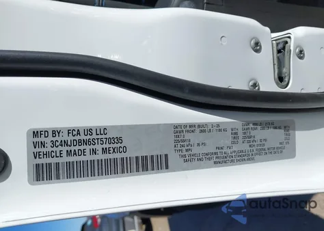 2025 Jeep Compass Latitude 4X4 z USA, uszkodzony, nr VIN 3C4NJDBN6ST570335